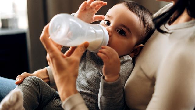 ΕΟΦ: Ανακαλούνται 10 παρτίδες γνωστού βρεφικού γάλακτος - Ποια είναι τα προϊόντα