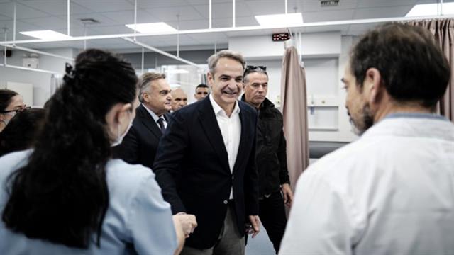 Επίσκεψη Μητσοτάκη στο νοσοκομείο Κοργιαλένειο - Μπενάκειο Ελληνικός Ερυθρός Σταυρός