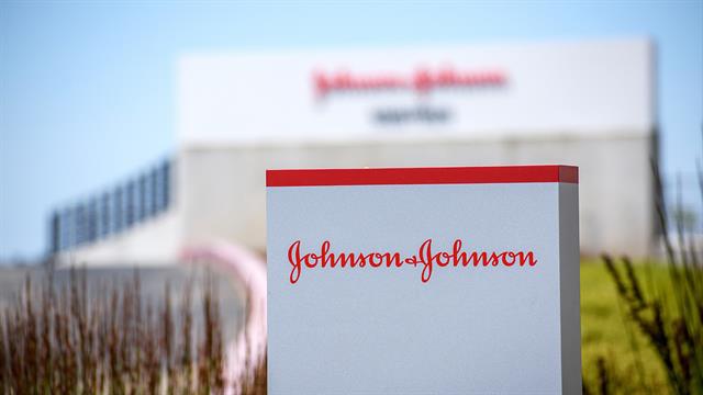 Η Johnson & Johnson ξεπερνά τις προσδοκίες παρά τις επιβαρύνσεις από κυβερνητικές εκπτώσεις