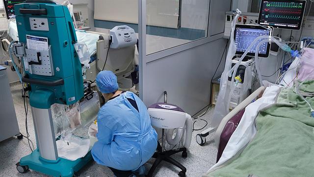 Γρίπη: Διπλάσιοι θάνατοι την τρέχουσα περίοδο - Ποιες ηλικίες είναι στο στόχαστρο [πίνακες]