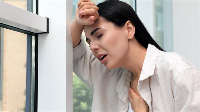 Κρίση πανικού:  Πώς εμφανίζεται και πώς αντιμετωπίζεται