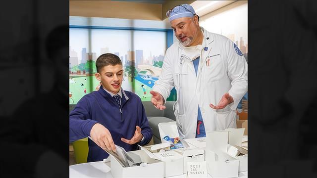 Από τον τραυματισμό στην έμπνευση : Πώς τα Lego βοήθησαν ασθενή να αναρρώσει