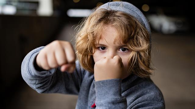 Tantrums: Πότε είναι φυσιολογικά και πότε χρειάζεται αξιολόγηση