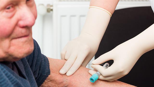 Αλτσχάιμερ: Εξέταση αίματος προβλέπει την έναρξη συμπτωμάτων με ακρίβεια λίγων ετών