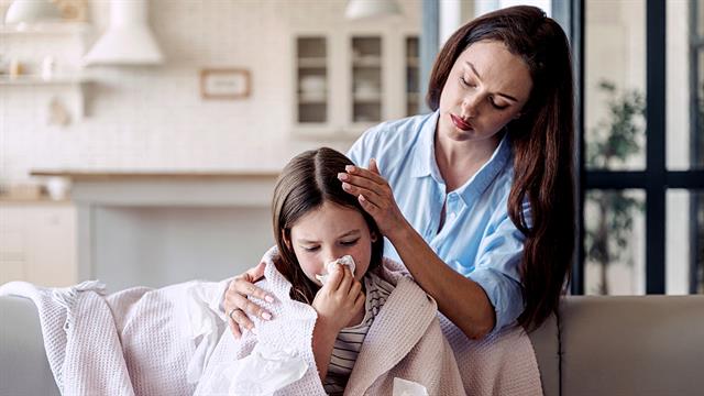 Πνευμονία στα παιδιά: Πότε χρειάζεται αντιβιοτικό