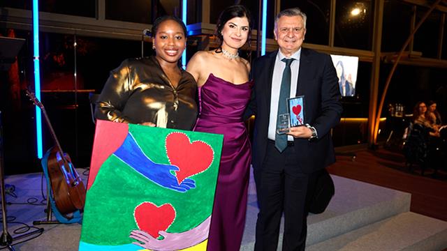 Ένα Gala για το μέλλον των παιδιών για τα οποία η ενηλικίωση δεν είναι ελευθερία, αλλά δοκιμασία