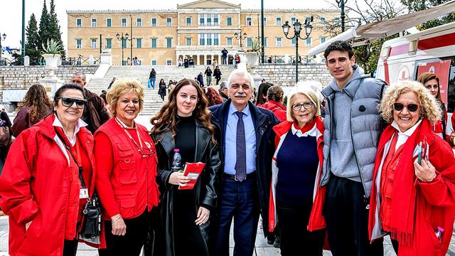 O ΕΕΣ διοργάνωσε δράση ενημέρωσης και ευαισθητοποίησης για την παχυσαρκία στην Πλατεία Συντάγματος