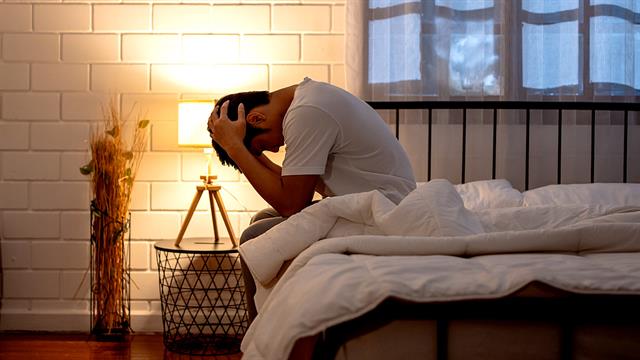 Αϋπνία :  Ποιες συνήθειες μας κλέβουν ώρες ύπνου