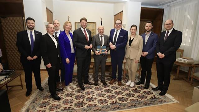 Συνάντηση Βαρτζόπουλου με αντιπροσωπεία Γερμανών βουλευτών του CDU και εκπροσώπους του Ιδρύματος Konrad-Adenauer-Stiftung
