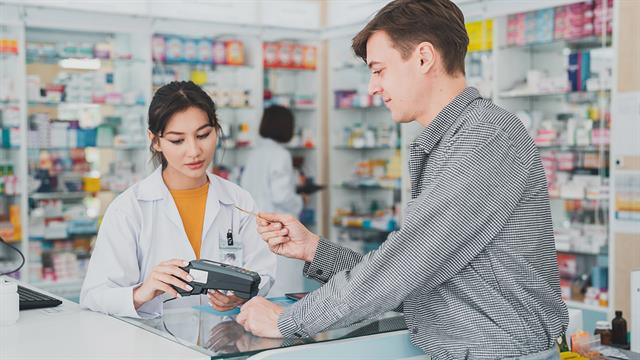 Κοντά στο 1 δισ. ευρώ ετησίως βγαίνει από την τσέπη των ασθενών για αγορά φαρμάκων