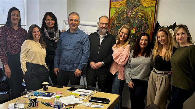 Εκπαιδευτική ενδυνάμωση για τους μέντορες του προγράμματος Ομότιμης Υποστήριξης “Parent2Parent Support”