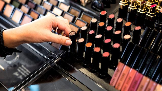 Ρεκόρ κερδοφορίας από την Estée Lauder στην Ελλάδα