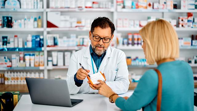 Ενας στους πέντε Ελληνες παλεύει για να πληρώσει γιατρούς και φάρμακα  - Στοιχεία 2025 [πίνακες]