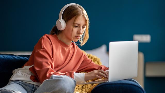 Απαγόρευση πρόσβασης σε social media στους κάτω των 15 ετών: 10 ερωτήσεις και απαντήσεις