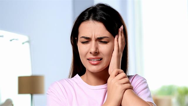 Παθήσεις των αυτιών συνδέονται με κίνδυνο άνοιας [μελέτη]