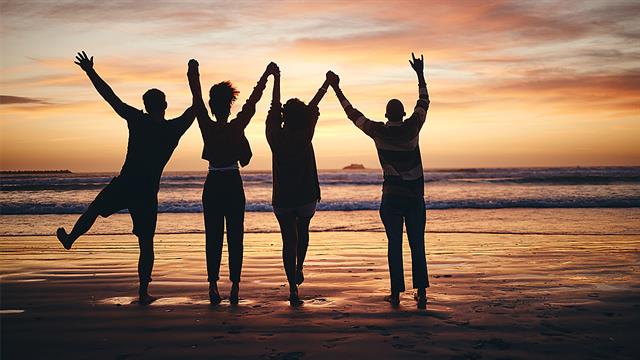 Γιατί είναι τόσο δύσκολο να κρατήσεις φιλίες όσο μεγαλώνεις