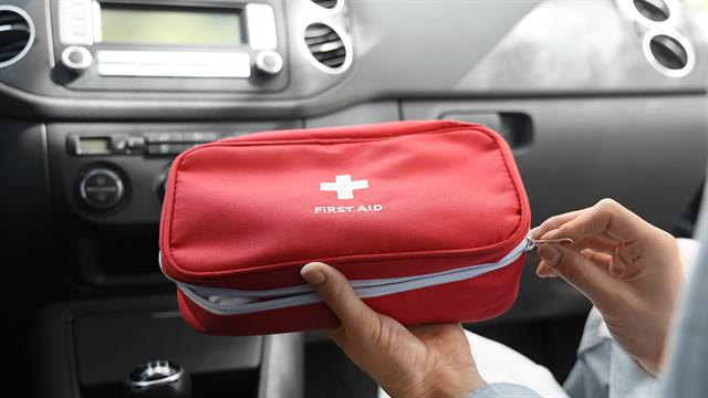 Αυξήσεις - φωτιά στο κόστος για kit πρώτων βοηθειών στα αυτοκίνητα