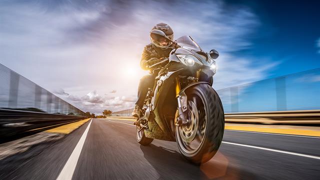 Μοτοσυκλέτες και γόνατο: Ποια προβλήματα αντιμετωπίζουν οι αναβάτες