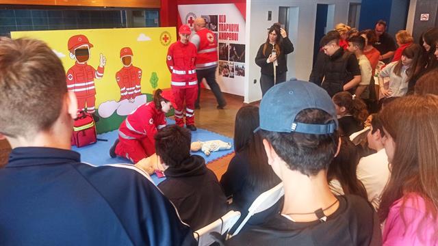 Cleaningans και σκουπιδομπάσκετ στην αυλαία του Φεστιβάλ του ΕΕΣ