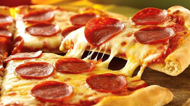 Pizza bowl: η συνταγή με 550 θερμίδες που αντικαθιστά την πίτσα
