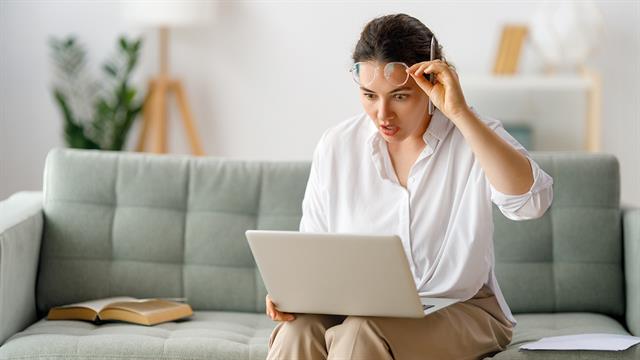 Eurostat: Ενας στους τρεις Έλληνες είδε εχθρικά μηνύματα στο διαδίκτυο το 2025