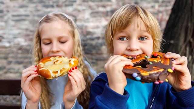 Το junk food στην παιδική ηλικία διαταράσσει περιοχές του εγκεφάλου