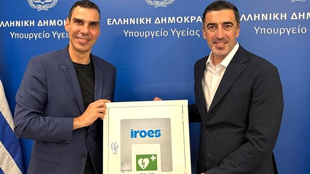 Υπουργείο Υγείας: Παραλαβή 10 αυτόματων εξωτερικών απινιδωτών, δωρεά της εταιρίας Stoiximan