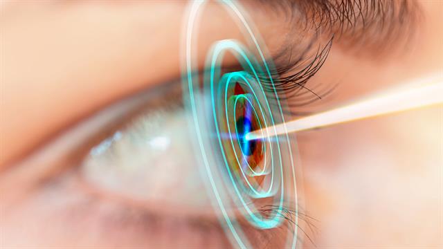 Laser μυωπίας μετά τα 40: Γίνεται;