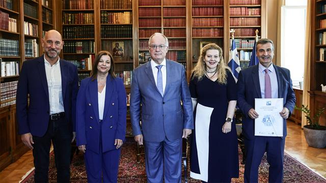 Ο Πρόεδρος της Δημοκρατίας υπέγραψε τη Χάρτα της ΕΠΕ