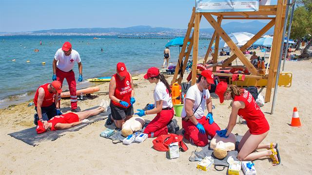 Θεσσαλονίκη: Δημόσια δράση για την ασφάλεια στο νερό από τον ΕΕΣ στην Αγία Τριάδα