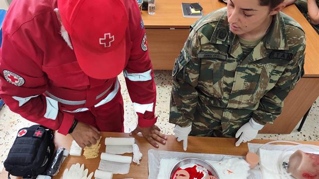ΕΕΣ: Εκπαίδευσε 117 στελέχη των ΕΤΑΚ του Στρατού Ξηράς ως διασώστες γενικών καθηκόντων