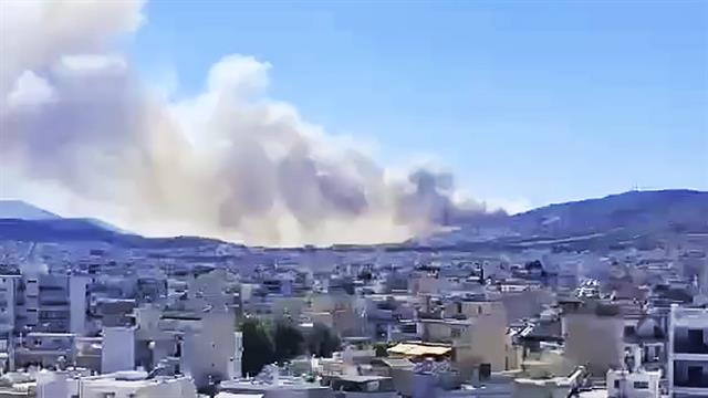 14 ασθενείς από το Δαφνί στο Αττικόν με αναπνευστικά προβλήματα λόγω της πυρκαγιάς στο Αιγάλεω