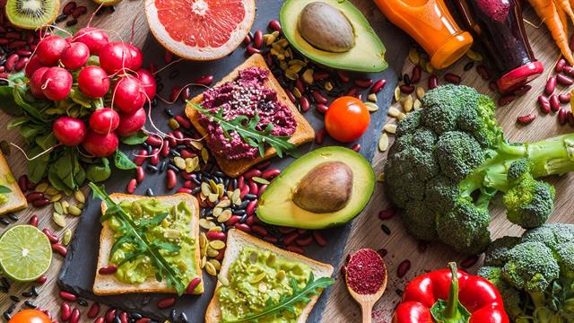 Η vegan διατροφή ακόμα και για ένα μήνα, συνδέεται με χαμηλότερη φλεγμονή και επιβράδυνση της γήρανσης