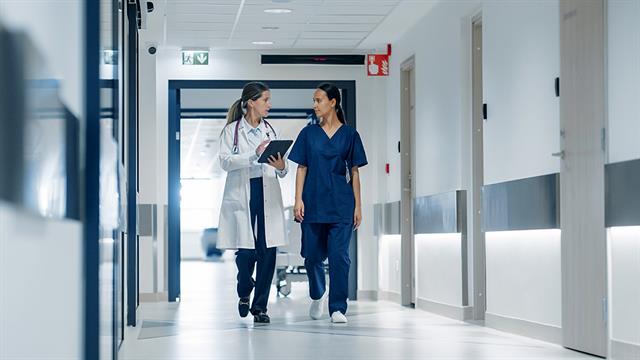 Αμοιβές γιατρών στην Ευρώπη: Η ελληνική υστέρηση και η κρίση του ανθρώπινου δυναμικού στην Υγεία