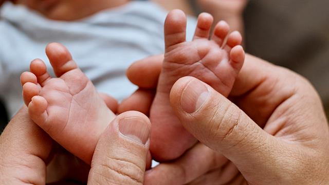 ΕΛΣΤΑΤ: Μικρή αύξηση γεννήσεων το εξάμηνο του 2026 - Αρνητική εικόνα το δεύτερο τρίμηνο [πίνακας]