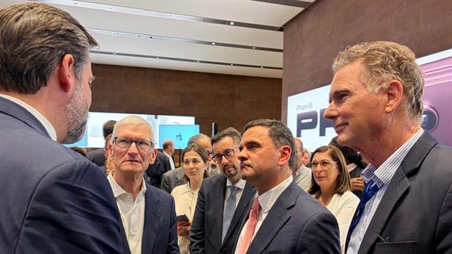 Τετ-α-τετ Νίκου Παπανδρέου με τον Τιμ Κουκ για την ψυχική υγεία των ανηλίκων