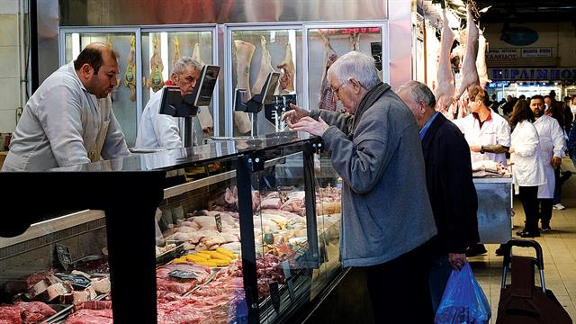 Περισσότερα ελληνικά νοικοκυριά δηλώνουν ανεπάρκεια τροφής - Σύγκριση με την Ευρώπη [πίνακες]