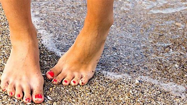 Πώς να περιποιείστε τα πέλματά σας