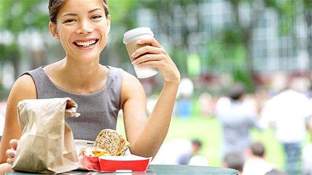 Eπιλέξτε σωστά όταν τρώτε εκτός σπιτιού