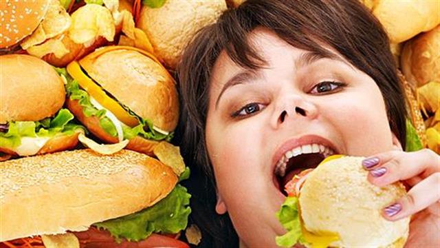 Συναισθηματική υπερφαγία: όταν το ψυγείο από φίλος, γίνεται εχθρός