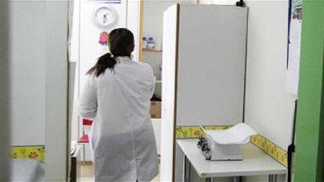 Οι πρώτες μετακινήσεις τμημάτων σε τρία νοσοκομεία