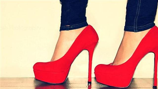 Τρισδιάστατη απεικόνιση δείχνει γιατί τα ψηλά τακούνια καταπονούν τα πόδια