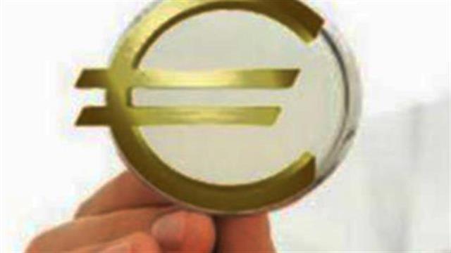 ‘Φακελάκι’ και πληρωμές χωρίς απόδειξη, παρά την κρίση