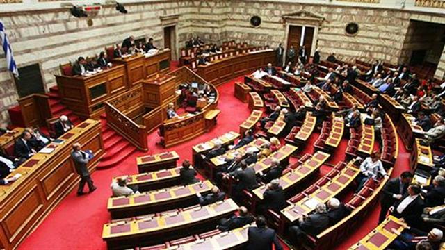 Υψηλοί τόνοι στη Βουλή κατά τη συζήτηση του νομοσχεδίου του υπουργείου Υγείας