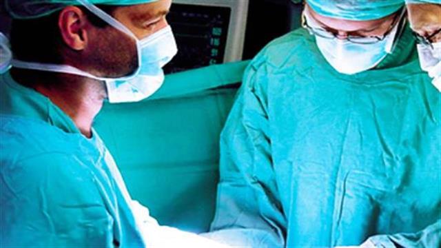 Χειροπέδες σε γιατρούς για τα μαύρα ταμεία με τα ορθοπεδικά υλικά