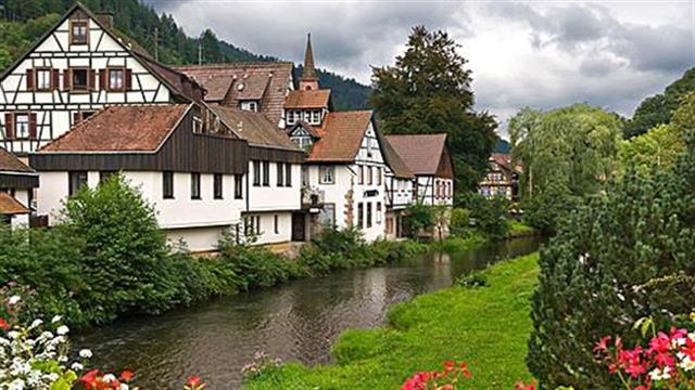 Εξερευνώντας τον μαγευτικό Μέλανα Δρυμό