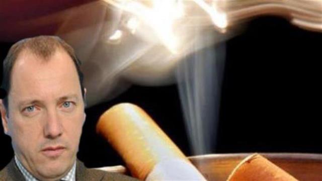 Δηλητηριώδεις ευχές Ψυχάρη σε Άδωνι για τα αντικαπνιστικά μέτρα