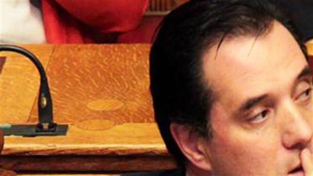 Γεωργιάδης: Συγγνώμη από τους ασφαλισμένους για την ταλαιπωρία