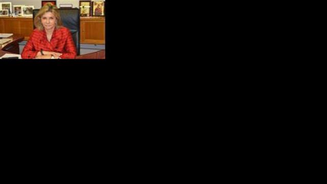 Ζέττα Μακρή: 83χρονος χρεώνει για υπηρεσίες γιόγκα και γυμναστικής!