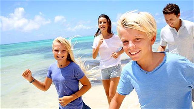 Αλλάξτε τις καλοκαιρινές συνήθειες ύπνου των παιδιών πριν την έναρξη των σχολείων